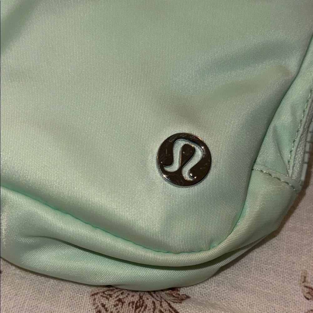 Everywhere Belt Bag 1L mint moment - Picture 8 of 10